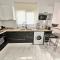 H&O Boulevard Breeze APARTMENT!