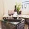 H&O Boulevard Breeze APARTMENT!