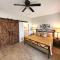 The Coop NEW A-frame with Hot Tub and Fire Pit - فلات روك