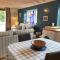 Bank Cottage Studio - luxury Cotswolds haven for two