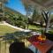Ilios Hotel & Villas
