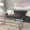Charming 1BR Oasis, Private Patio & Resort Pool - 休斯顿