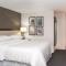 Sheraton Minneapolis West Hotel