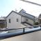 Newly built two-story house! 2 minutes to the station, parking lot, easy access to Disneyland, close to restaurants and shops! - Čiba