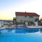 Villa Kalmar - Heated pool and spectacular sea view