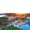 Villa Kalmar - Heated pool and spectacular sea view