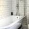 Old Boathouse 3 Bed 2 Bath Nr Beach Inc Parking