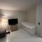 Modern Studio with Balcony in City Center - 赫尔辛基