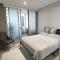 Bay View 2 Bed Highrise Apt with Free Parking - Sydney