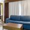 Holiday Inn Express Hotel & Suites Marion by IHG