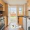 3 Bed Detached House By B and R Serviced Accommodation Amesbury With Free Parking & Garden