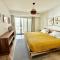 Beachfront luxury 2br condo - Lowlands