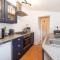 Cosy-Central-Period-Home-Sleeps 4-Free Parking - Hereford