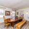Downtown Family Retreat - 5 Beds & 3.5 Baths