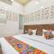 FabHotel Maa Gayatri Sadan - Nr Pram Mandir Shree Banke Bihari Temple