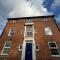 Badgers House - 6 Bedrooms, Sleeps 14, Parking, Wifi