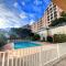 Direct Monaco Studio devant piscine - 博索莱伊