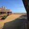 Carolina Waves at Sea Dunes in Kitty Hawk - كيتي هوك