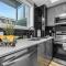 NEW Stylish 1BR Apartment With BBQ and Situated Close to the Falls and Can Sleep 4 Guests - Niagara Falls