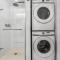 NEW Stylish 1BR Apartment With BBQ and Situated Close to the Falls and Can Sleep 4 Guests - Niagara Falls