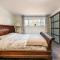 Entire unit 2Br 2Bath 1den - Port Moody