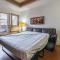 Solara Suite with Indoor Pool / Hot tub / Parking