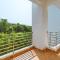 Alaya Stays Luxfort 2 BHK with Pool & Balconies - 坎多林