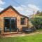 Cottage in the heart of award-winning English village