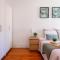 Host Wise - Spacious Comfortable Apartment - Balcony
