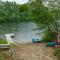 A Serene A-Frame Cabin with Hot Tub - أكسفورد