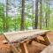 A Serene A-Frame Cabin with Hot Tub - أكسفورد