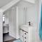 Lakeside Retreat in Orono, Maine - Orono
