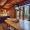 Boutique and Artsy Log Cabin in North Lake Tahoe!