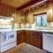 Boutique and Artsy Log Cabin in North Lake Tahoe!