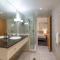 Deluxe 2 Bedroom Hastings Street
