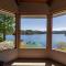 The Bach - Luxury Waterfront Living with Spa Pool - Rotorua