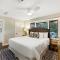 1381 Fairway Oaks