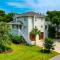 8 53rd Avenue