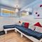 Chic 2-Bedroom Seaside Getaway
