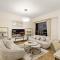 Luxe 2BR with Marina View in JBR and Walk to the Beach - 迪拜
