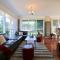 Rosebud Comfort Retreat