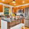 Private Chalet with Fireplace Hottub and Game Room - بيتيل