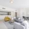Lavish 3BR Apartment with Pool Access in Al Bateen