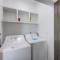 Ten Minutes to Broadway Alluring Gated Townhome - 纳什维尔