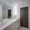 Ten Minutes to Broadway Alluring Gated Townhome - 纳什维尔