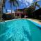 Casa com PISCINA no Centro de Garopaba - Garopaba