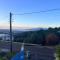 Cheerful 3 bedroom home with stunning views