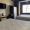 Days Inn & Suites by Wyndham Hutchinson