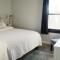 Downtown Vintage Modern Home PNW Wineries