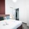 Renovated 5 Bdr House near Acropolis - New Beds, Terrace & Green Yard